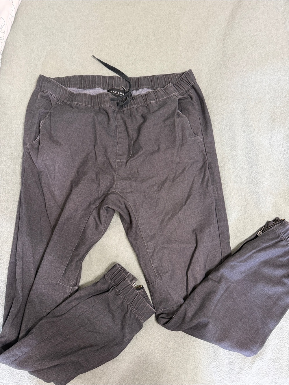 PacSun Men’s Dark Charcoal Jogger Sweatpants